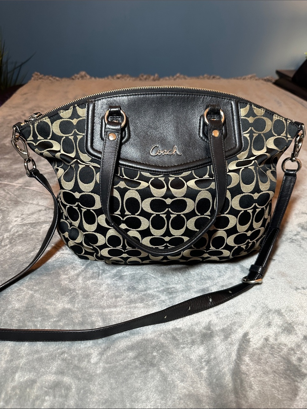 EUC Coach Ashley Black Signature Canvas Satchel w/Leather Trim 🖤🖤🦋